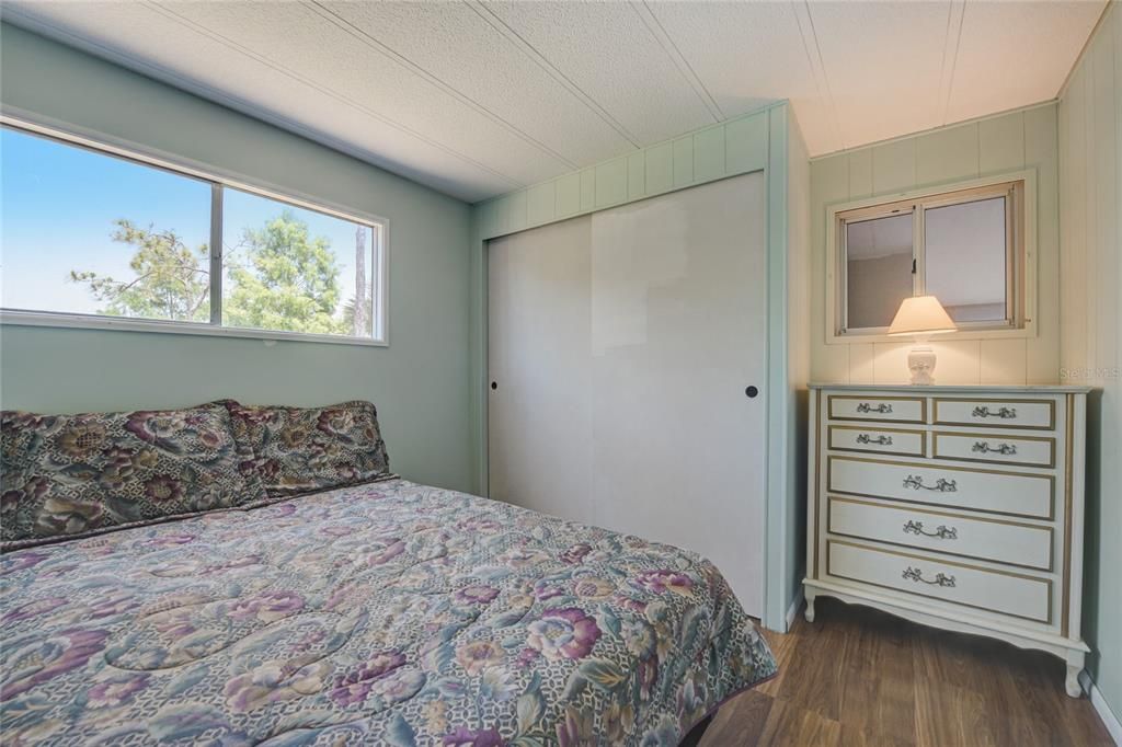 For Sale: $149,500 (2 beds, 2 baths, 1120 Square Feet)