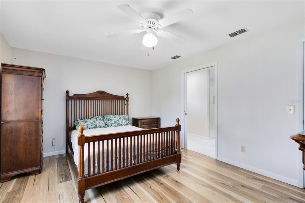 Activo con contrato: $479,900 (3 camas, 2 baños, 2031 Pies cuadrados)