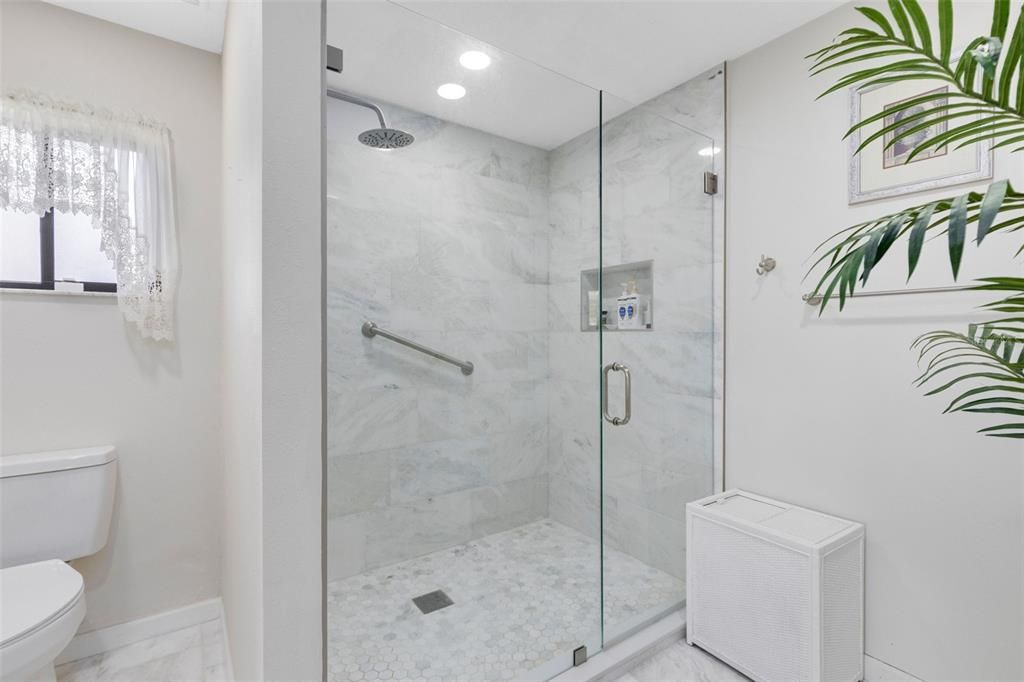 Activo con contrato: $479,900 (3 camas, 2 baños, 2031 Pies cuadrados)