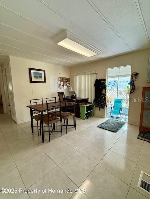 Под контрактом: $164,900 (2 спален, 2 ванн, 1152 Квадратных фут)