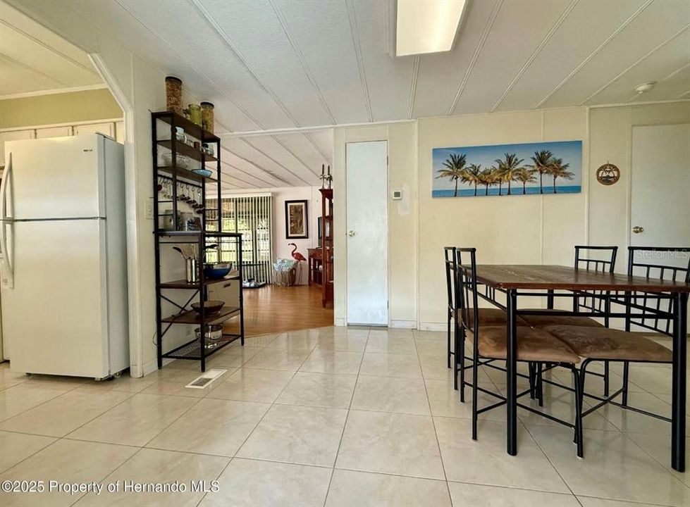 Под контрактом: $164,900 (2 спален, 2 ванн, 1152 Квадратных фут)