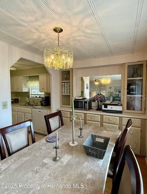 Под контрактом: $164,900 (2 спален, 2 ванн, 1152 Квадратных фут)