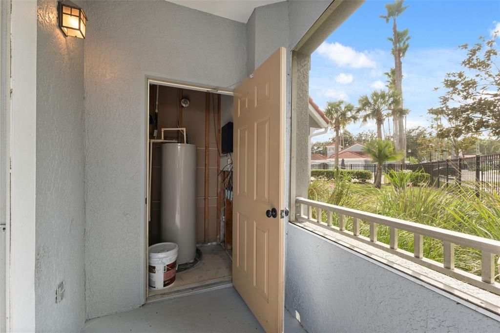 Под контрактом: $169,000 (1 спален, 1 ванн, 732 Квадратных фут)