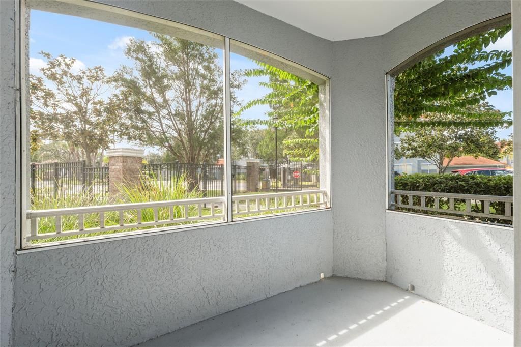 Под контрактом: $169,000 (1 спален, 1 ванн, 732 Квадратных фут)