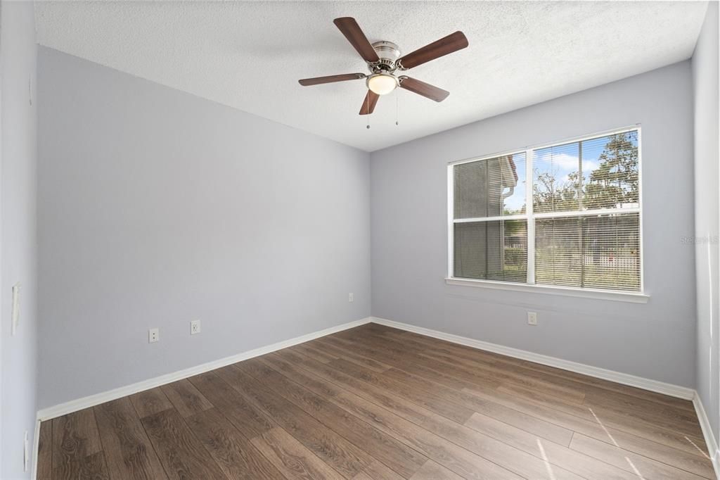 Под контрактом: $169,000 (1 спален, 1 ванн, 732 Квадратных фут)