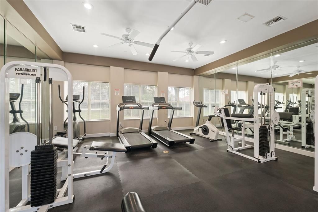 Под контрактом: $169,000 (1 спален, 1 ванн, 732 Квадратных фут)