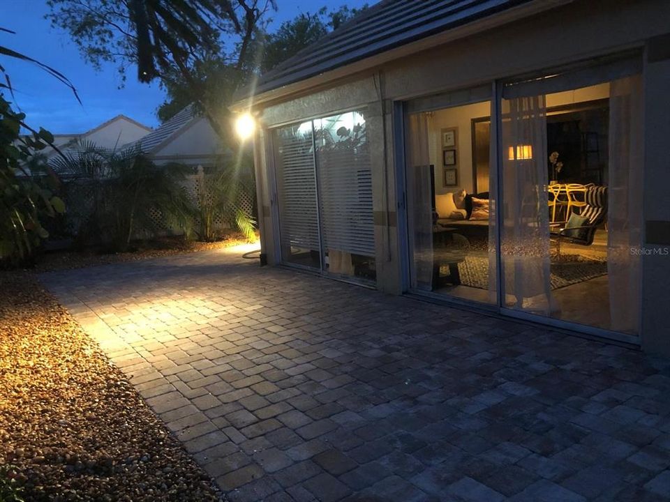 For Rent: $2,800 (3 beds, 2 baths, 1718 Square Feet)