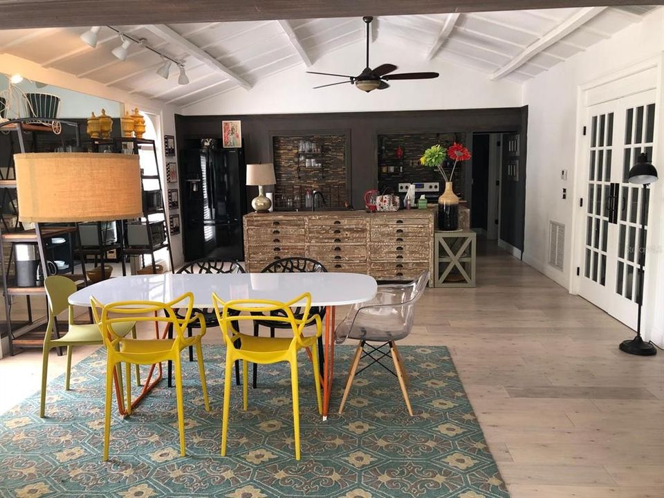 For Rent: $2,800 (3 beds, 2 baths, 1718 Square Feet)