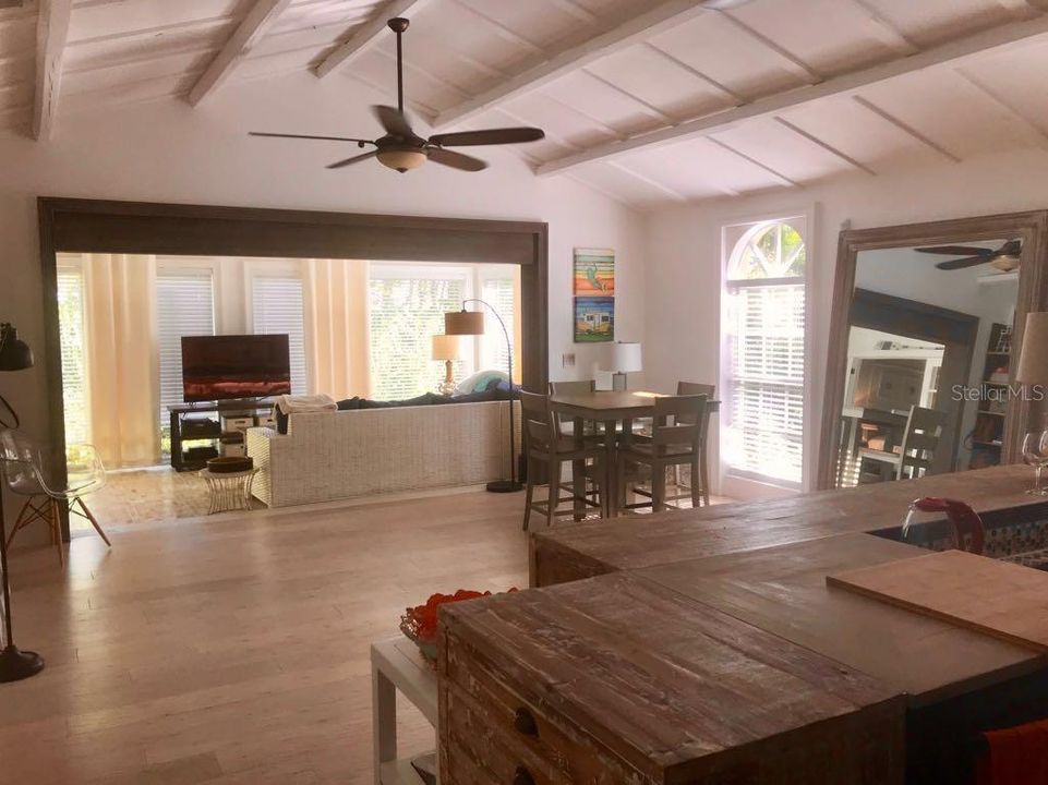 For Rent: $2,800 (3 beds, 2 baths, 1718 Square Feet)