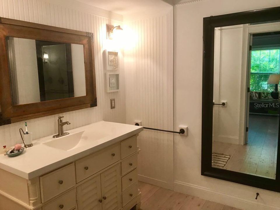 For Rent: $2,800 (3 beds, 2 baths, 1718 Square Feet)