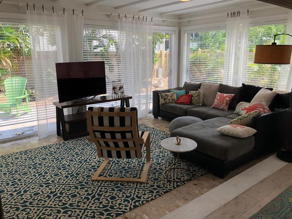 For Rent: $2,800 (3 beds, 2 baths, 1718 Square Feet)