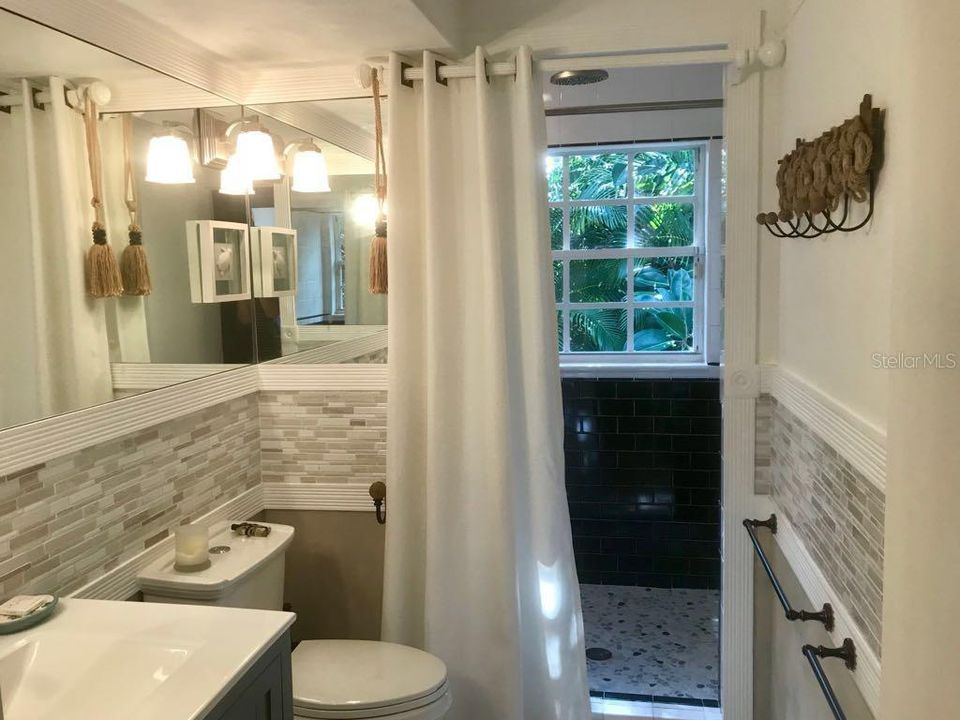 For Rent: $2,800 (3 beds, 2 baths, 1718 Square Feet)