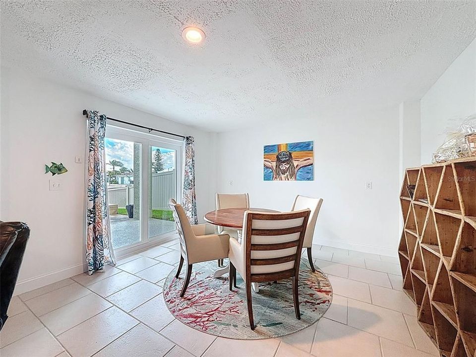 For Sale: $1,200,000 (3 beds, 3 baths, 2527 Square Feet)