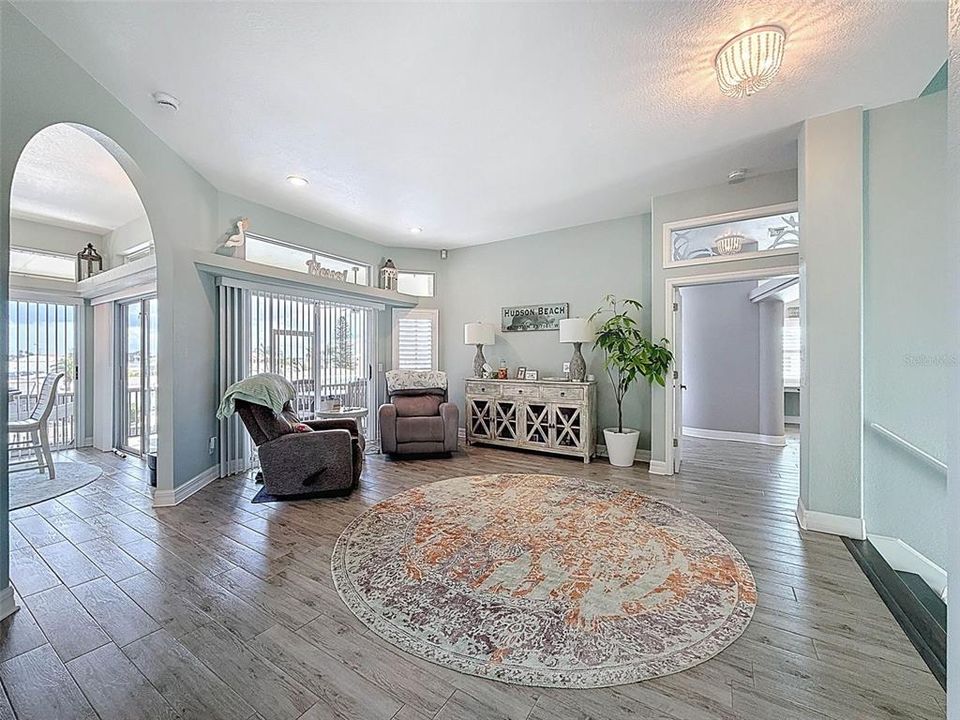 For Sale: $1,200,000 (3 beds, 3 baths, 2527 Square Feet)