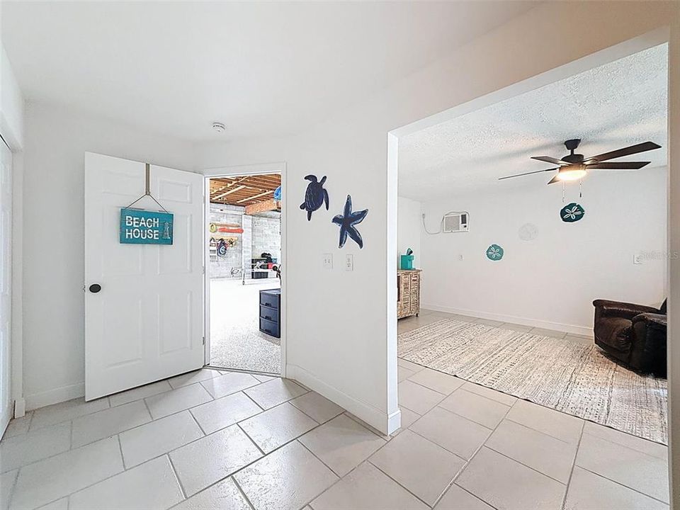 For Sale: $1,200,000 (3 beds, 3 baths, 2527 Square Feet)