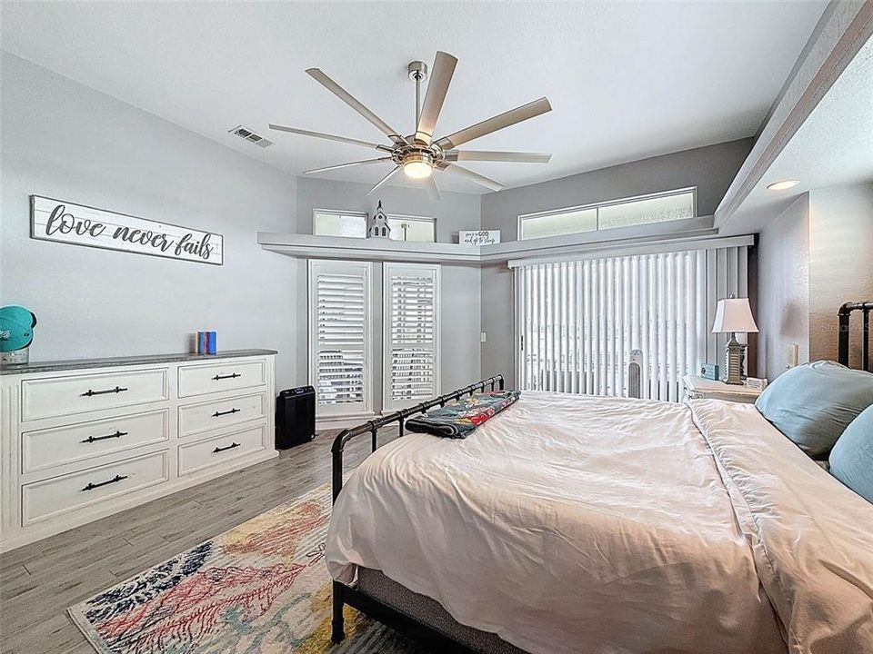 For Sale: $1,200,000 (3 beds, 3 baths, 2527 Square Feet)