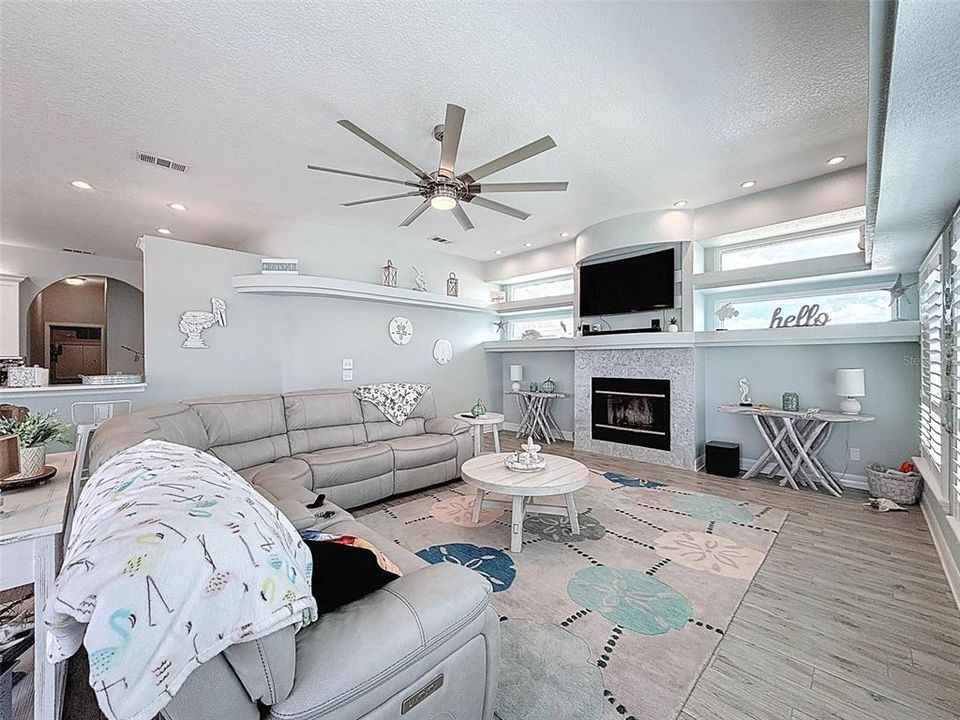 For Sale: $1,200,000 (3 beds, 3 baths, 2527 Square Feet)