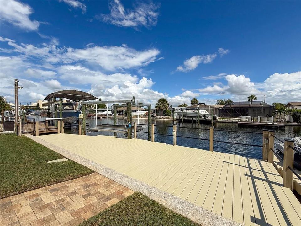 For Sale: $1,200,000 (3 beds, 3 baths, 2527 Square Feet)