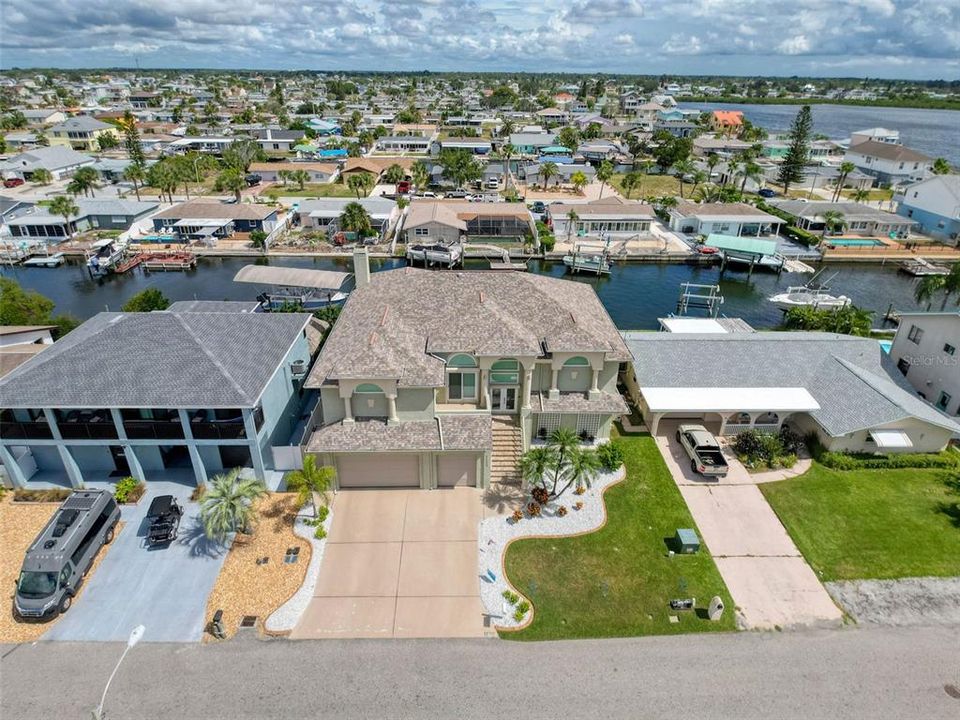 For Sale: $1,200,000 (3 beds, 3 baths, 2527 Square Feet)