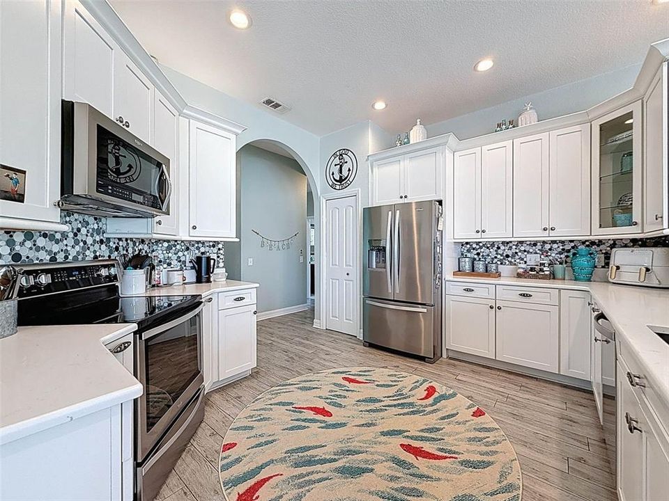 For Sale: $1,200,000 (3 beds, 3 baths, 2527 Square Feet)