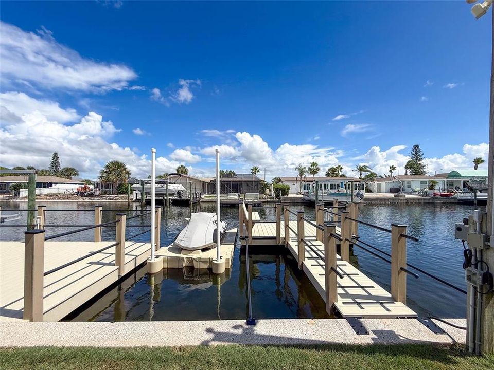 For Sale: $1,200,000 (3 beds, 3 baths, 2527 Square Feet)