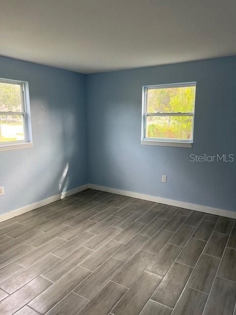 Active With Contract: $250,000 (3 beds, 1 baths, 1012 Square Feet)