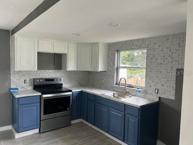 Active With Contract: $250,000 (3 beds, 1 baths, 1012 Square Feet)