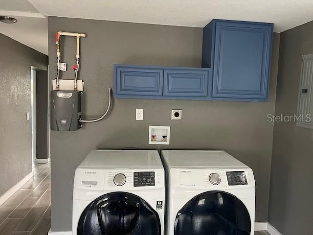 Active With Contract: $250,000 (3 beds, 1 baths, 1012 Square Feet)