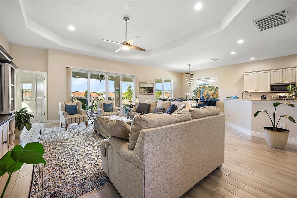 Active With Contract: $470,000 (3 beds, 2 baths, 2296 Square Feet)