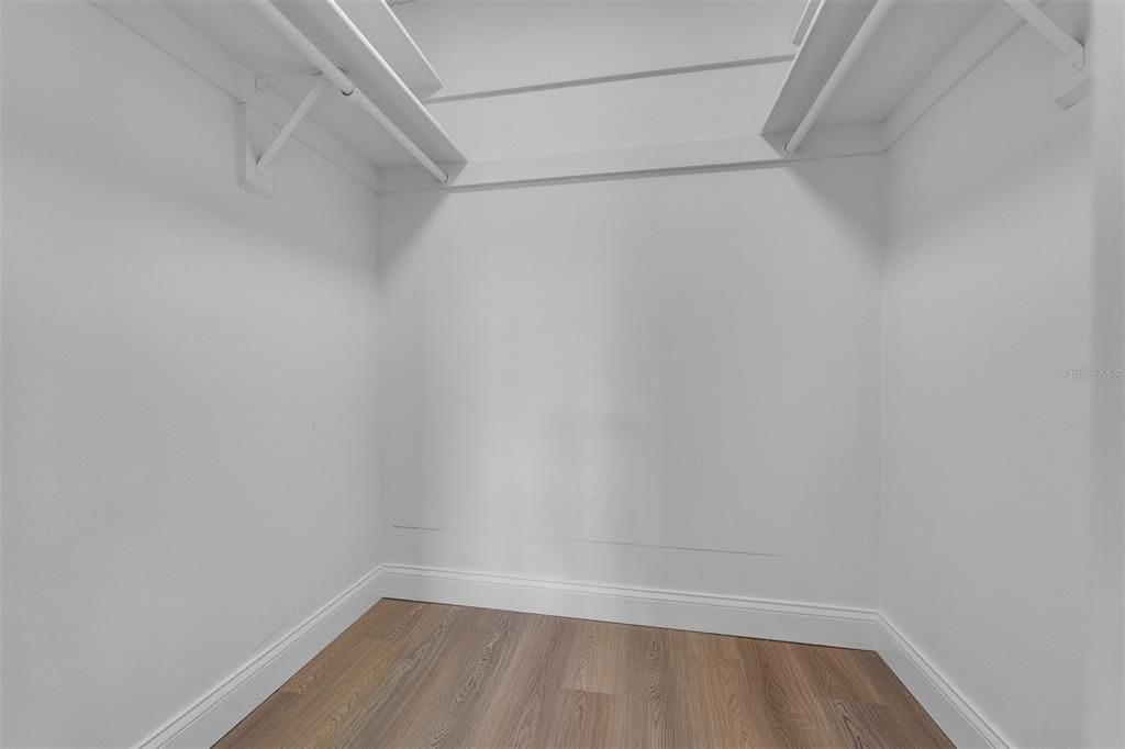 For Sale: $250,000 (2 beds, 2 baths, 1087 Square Feet)