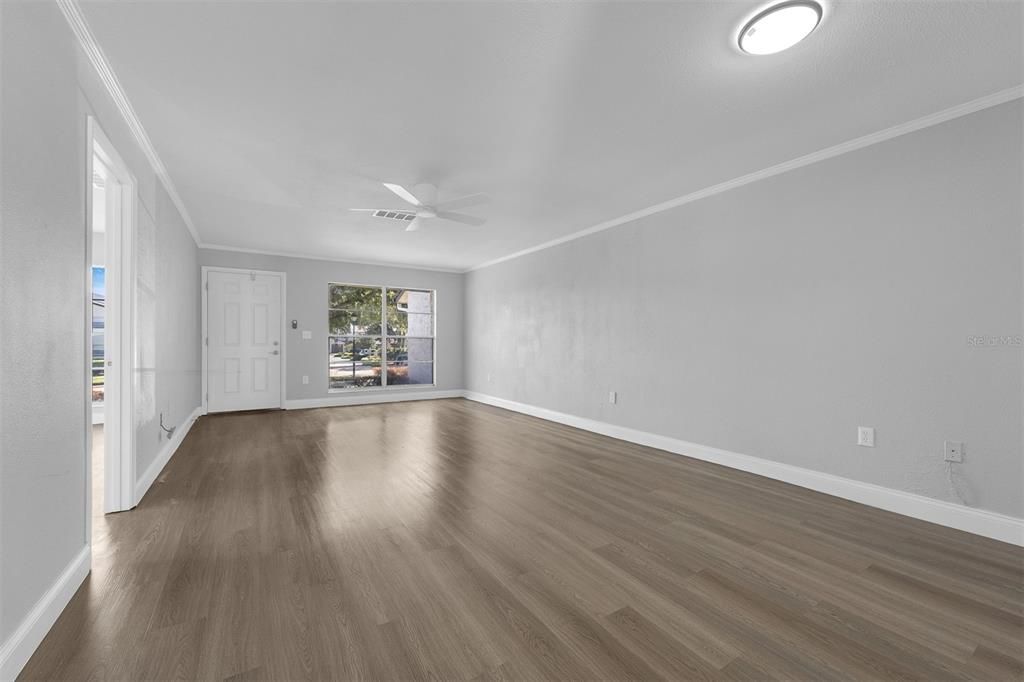 For Sale: $250,000 (2 beds, 2 baths, 1087 Square Feet)