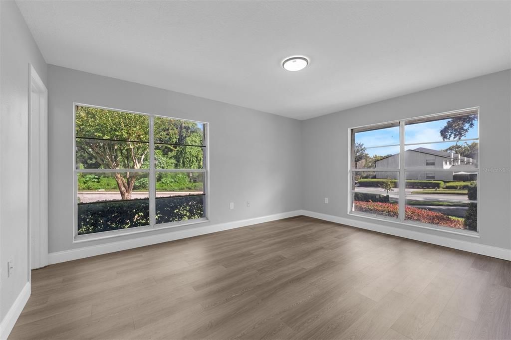 For Sale: $250,000 (2 beds, 2 baths, 1087 Square Feet)