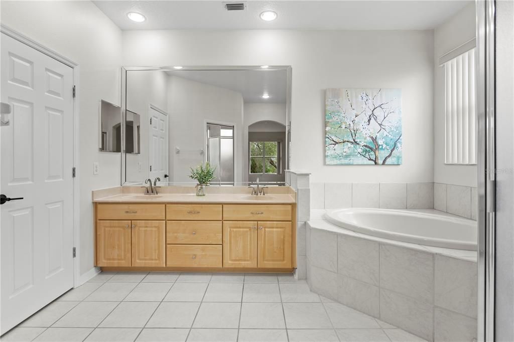 For Sale: $649,000 (4 beds, 4 baths, 3312 Square Feet)