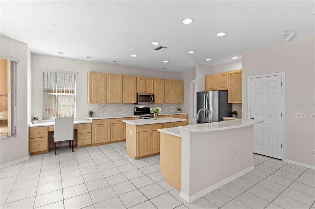 For Sale: $649,000 (4 beds, 4 baths, 3312 Square Feet)