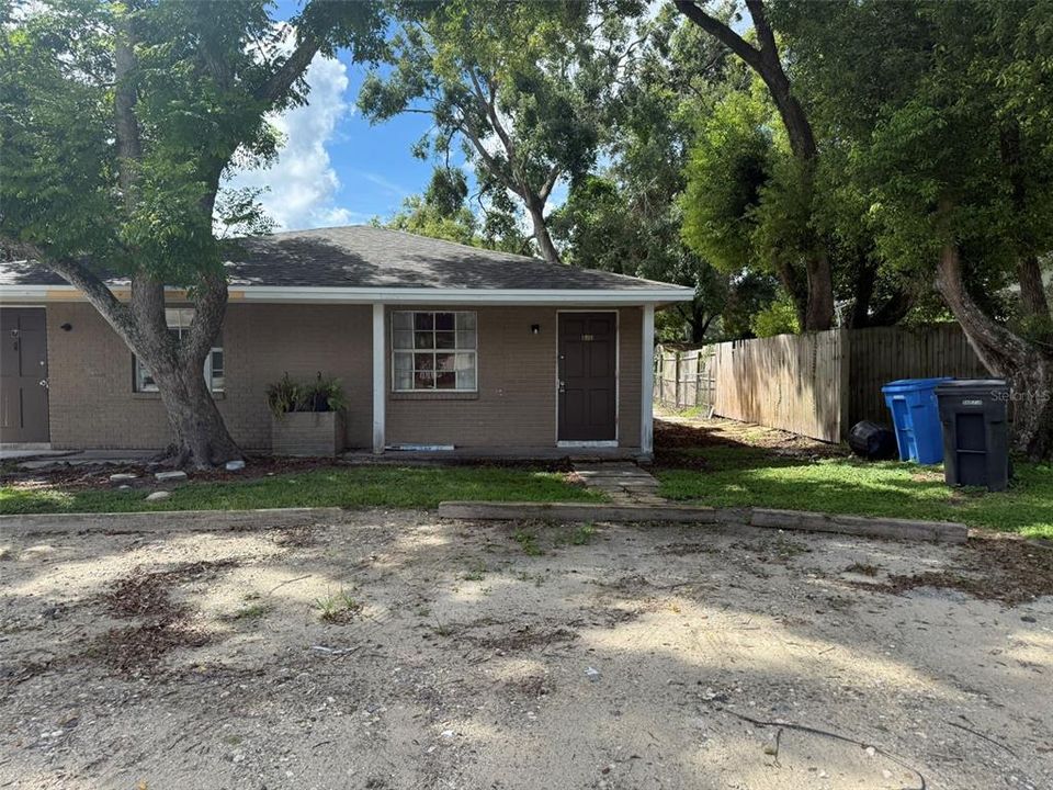 В аренду: $1,350 (2 спален, 1 ванн, 918 Квадратных фут)