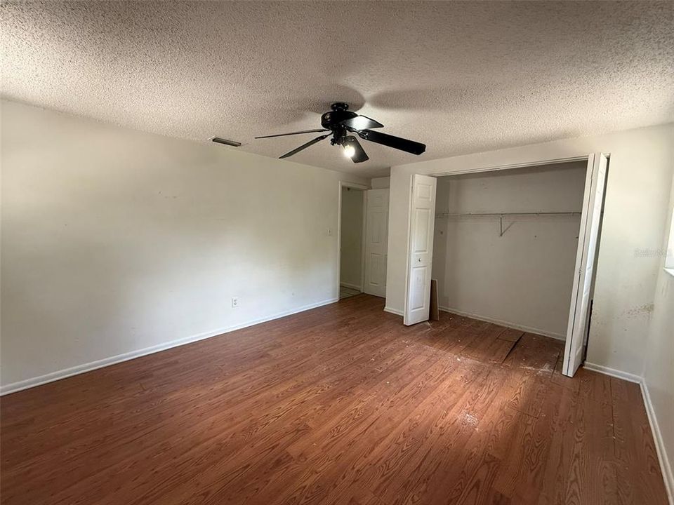 В аренду: $1,350 (2 спален, 1 ванн, 918 Квадратных фут)