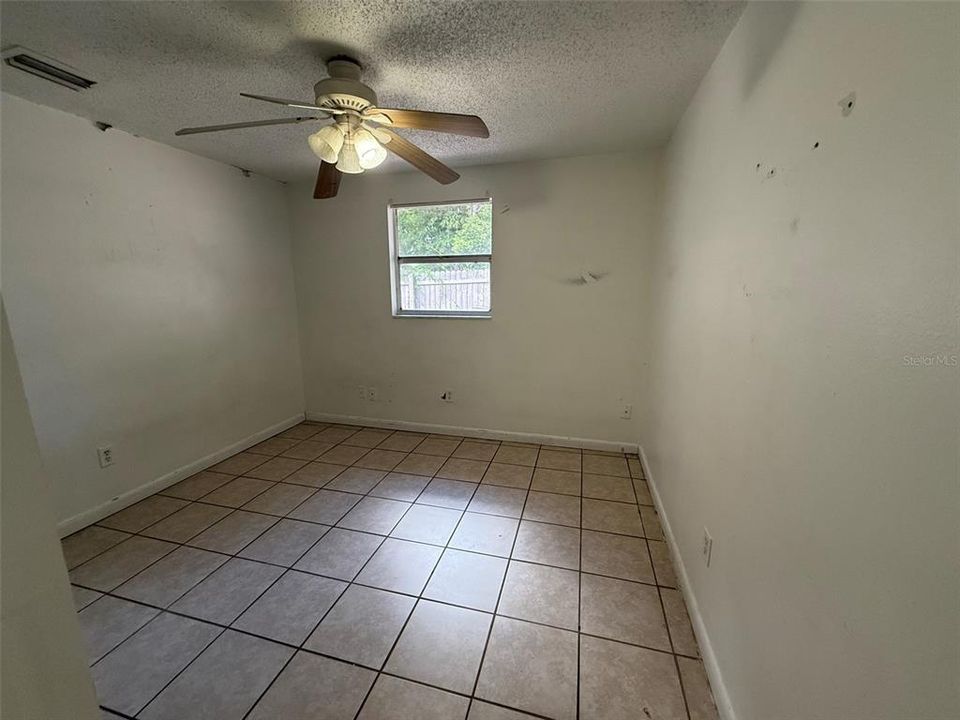 В аренду: $1,350 (2 спален, 1 ванн, 918 Квадратных фут)