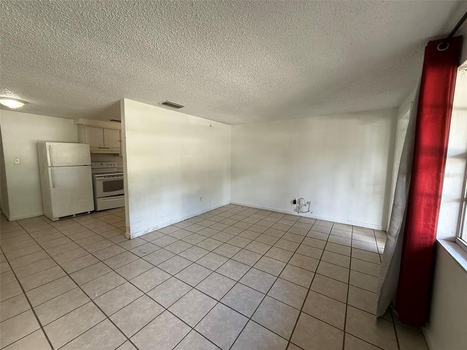 В аренду: $1,350 (2 спален, 1 ванн, 918 Квадратных фут)