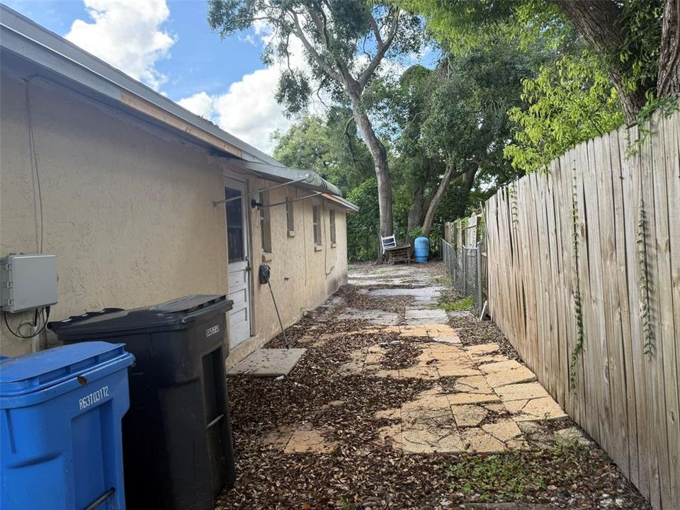 В аренду: $1,350 (2 спален, 1 ванн, 918 Квадратных фут)