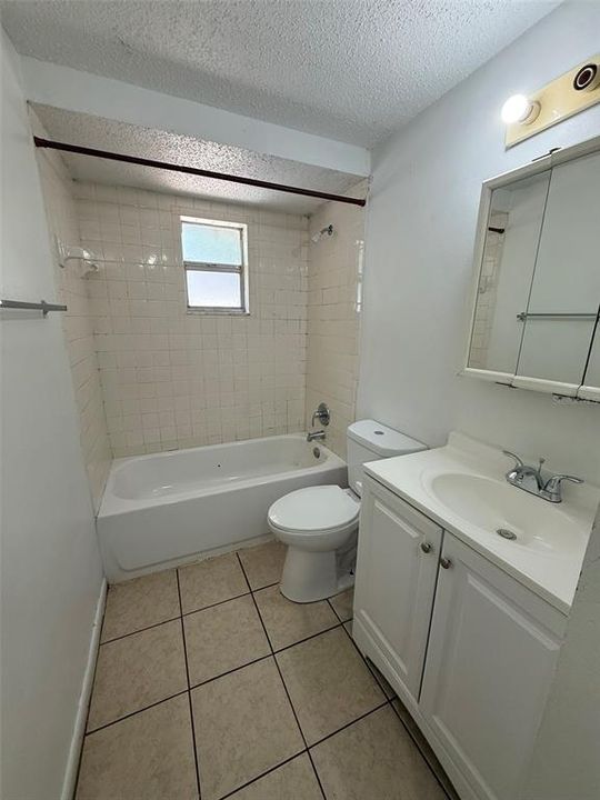 В аренду: $1,350 (2 спален, 1 ванн, 918 Квадратных фут)