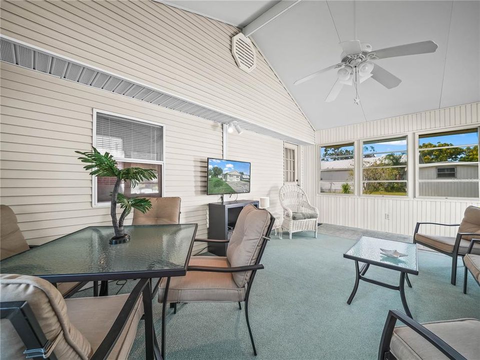 待售: $170,000 (1 贝兹, 2 浴室, 1080 平方英尺)