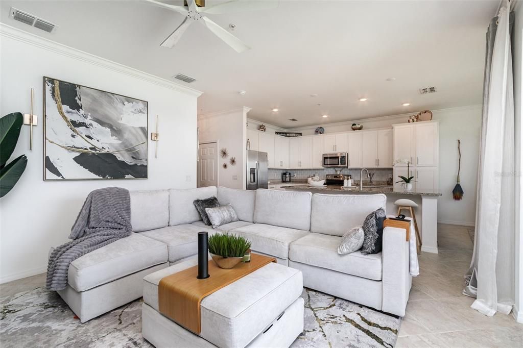 На продажу: $255,000 (2 спален, 2 ванн, 1154 Квадратных фут)