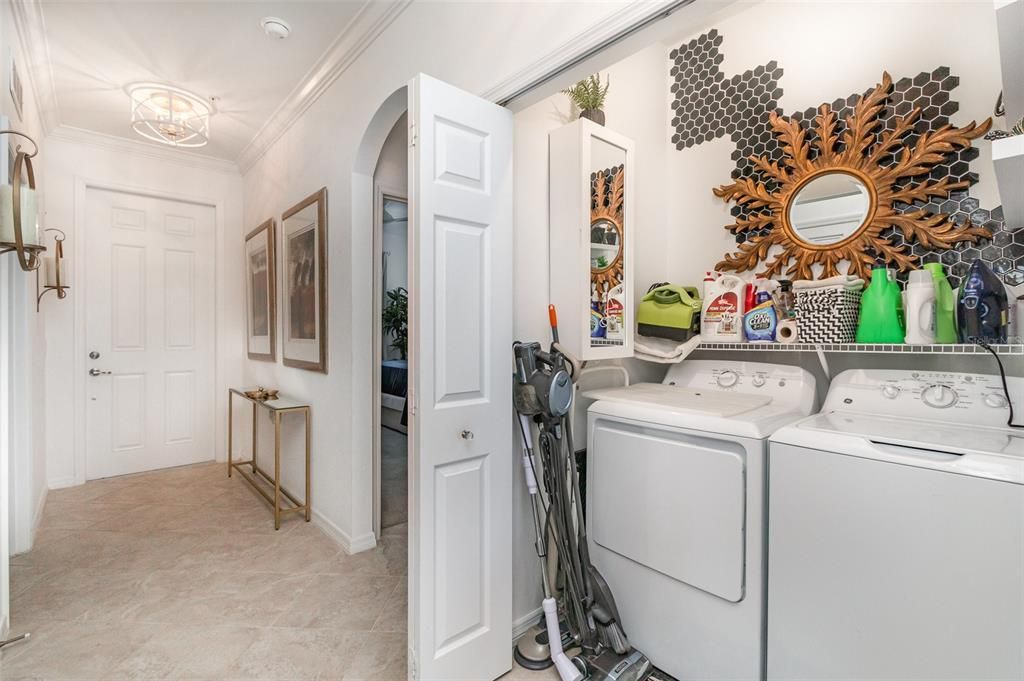 На продажу: $255,000 (2 спален, 2 ванн, 1154 Квадратных фут)