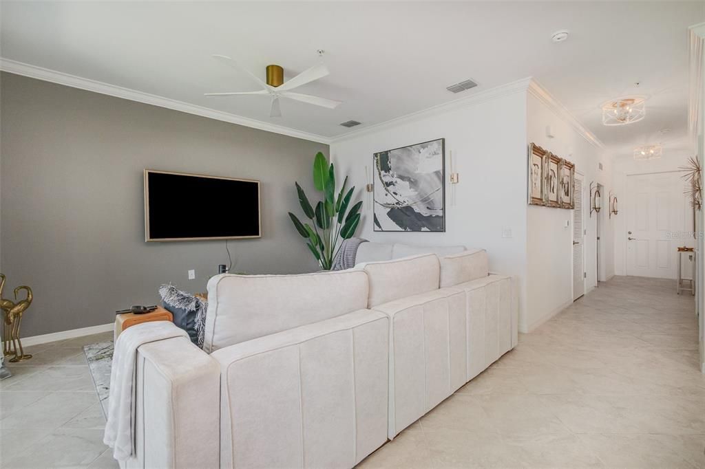 На продажу: $255,000 (2 спален, 2 ванн, 1154 Квадратных фут)