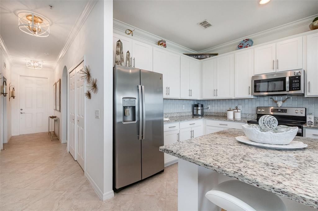 На продажу: $255,000 (2 спален, 2 ванн, 1154 Квадратных фут)