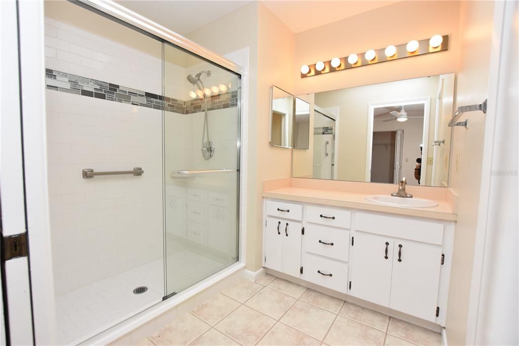 出租: $1,650 (2 贝兹, 2 浴室, 1342 平方英尺)