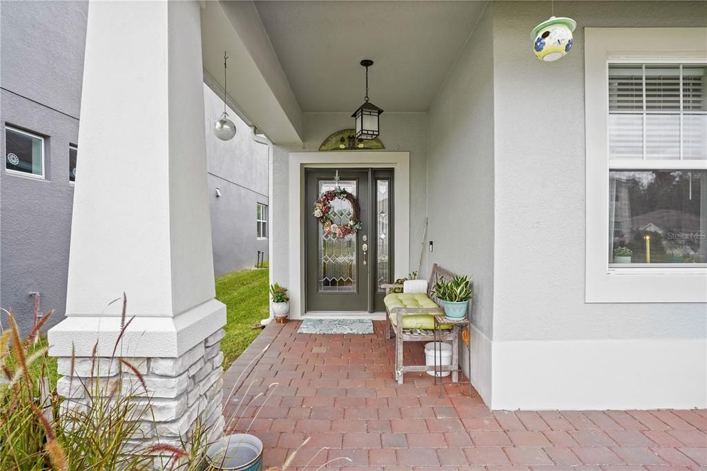 合同活跃: $467,500 (4 贝兹, 2 浴室, 2099 平方英尺)