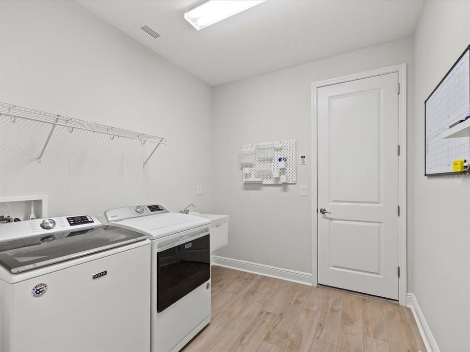 For Sale: $949,990 (4 beds, 4 baths, 3228 Square Feet)