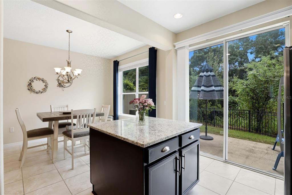 Под контрактом: $296,500 (3 спален, 2 ванн, 1514 Квадратных фут)