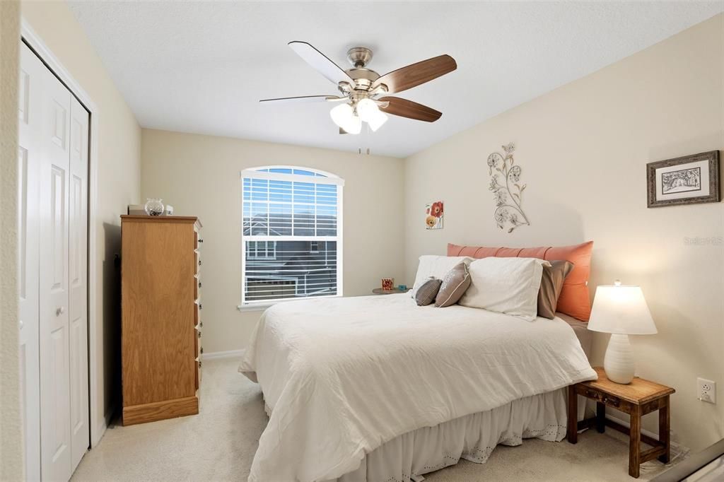 Под контрактом: $296,500 (3 спален, 2 ванн, 1514 Квадратных фут)